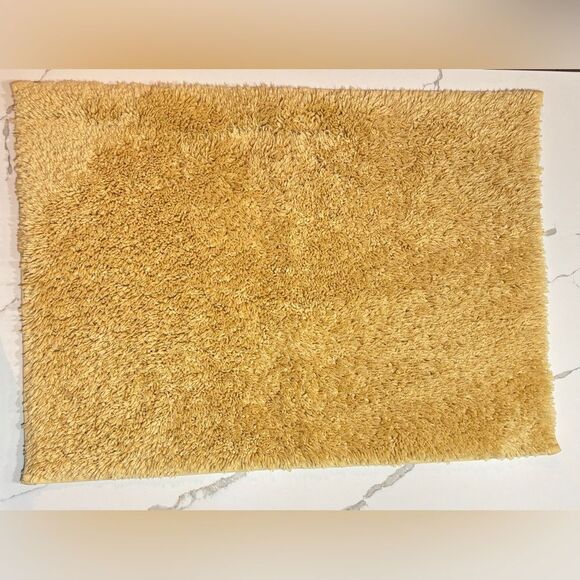 Golden Yellow Soft Tufted Bath Mat Nonskid Back - Picture 1 of 9